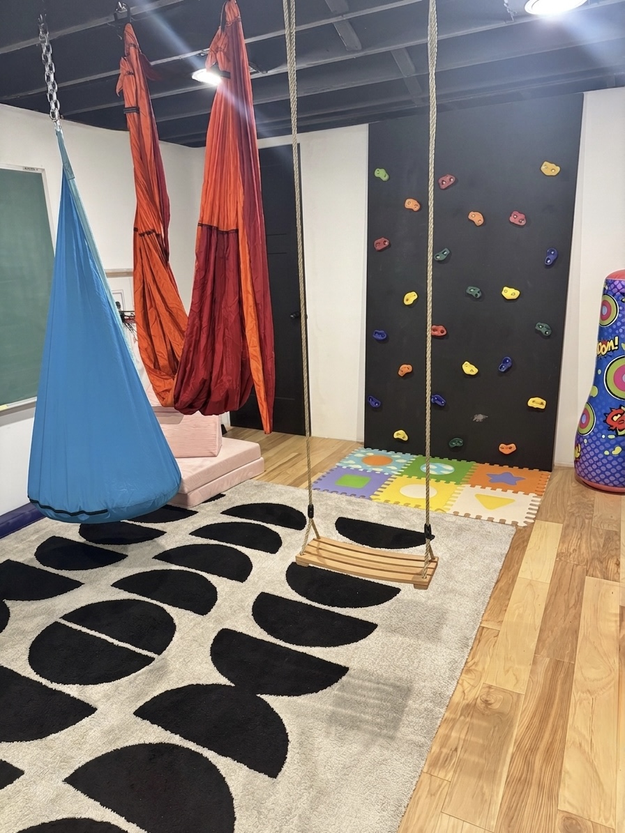 Finished Basement & Kids' Secret Room – Photo 2